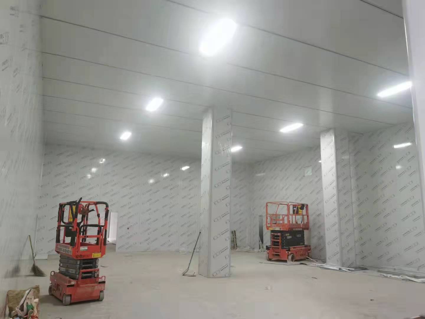 上海浦東半導(dǎo)體凈化車(chē)間裝修工程案例