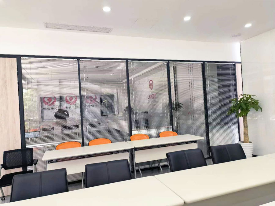 辦公室裝修效果圖